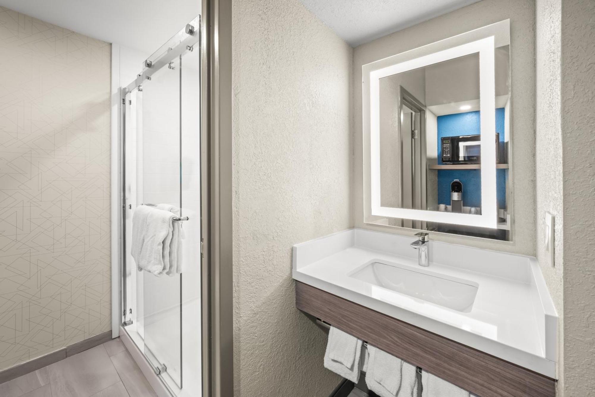 Holiday Inn Express Boston North-Woburn By Ihg Exterior photo