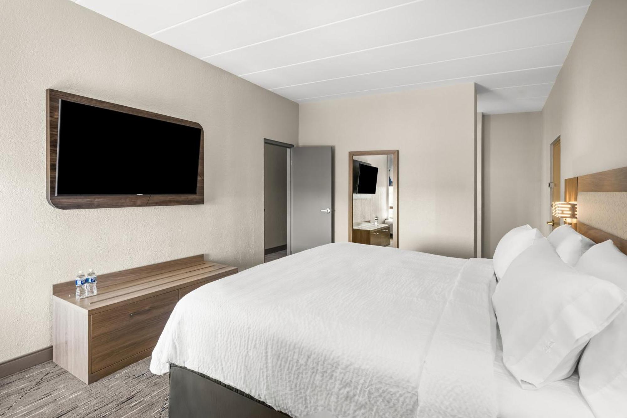 Holiday Inn Express Boston North-Woburn By Ihg Exterior photo